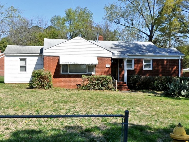 Pre-foreclosed property photo